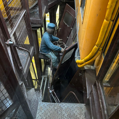 VISITE DES MACHINES HISTORIQUES DE LA TOUR EIFFEL